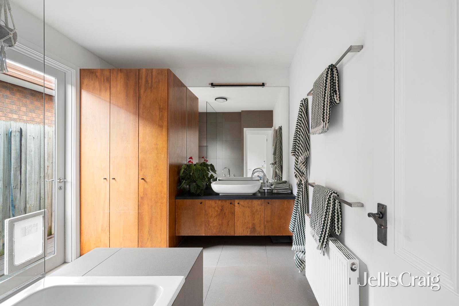 402 St Georges Road, Thornbury image 13