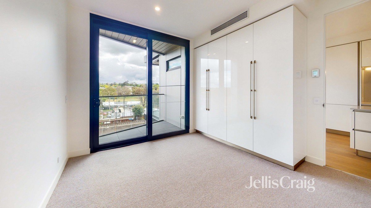 402/10 Lilydale Grove, Hawthorn&nbsp;East image 5