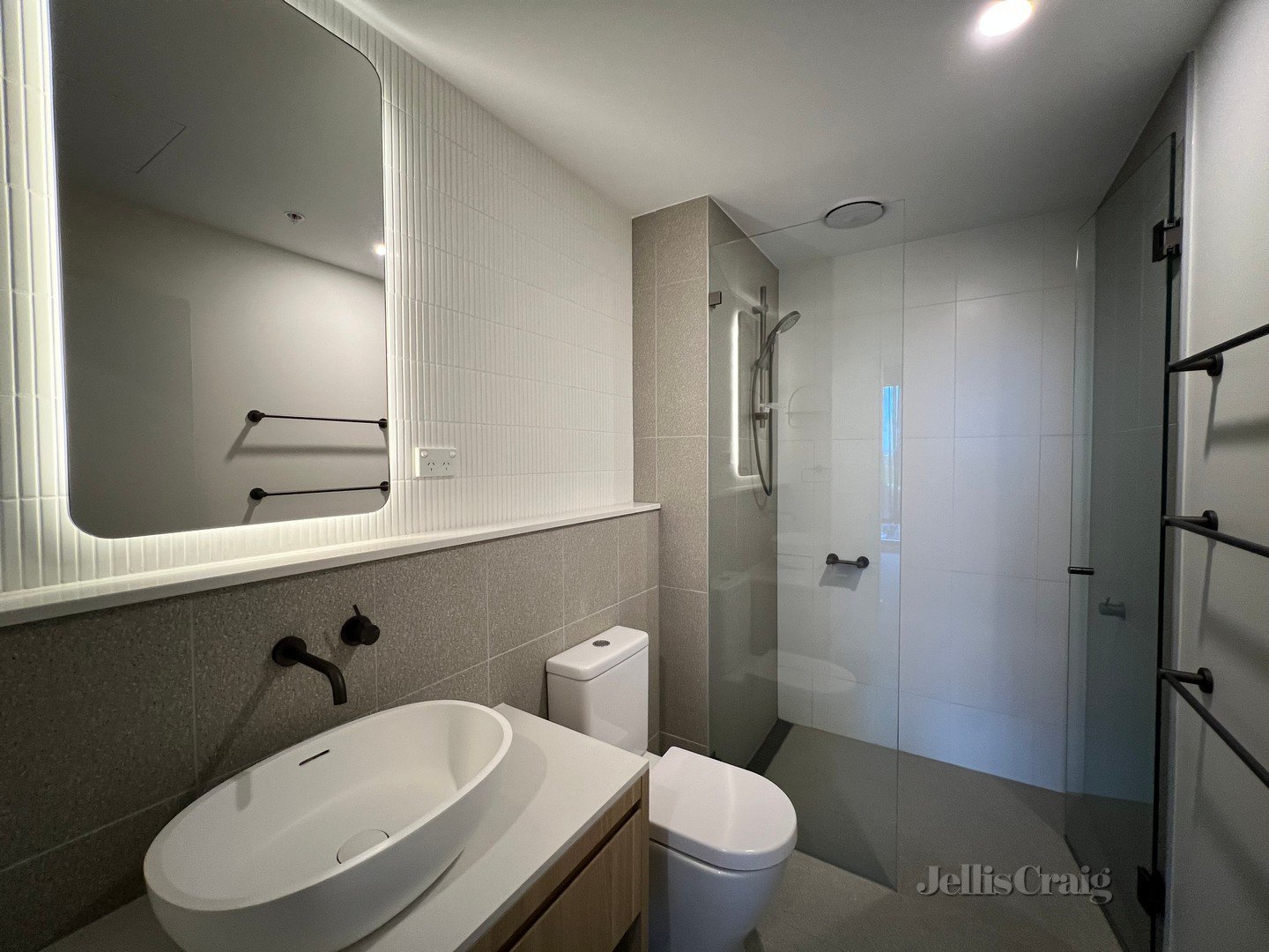 402/10 Young Street, Moonee Ponds image 6