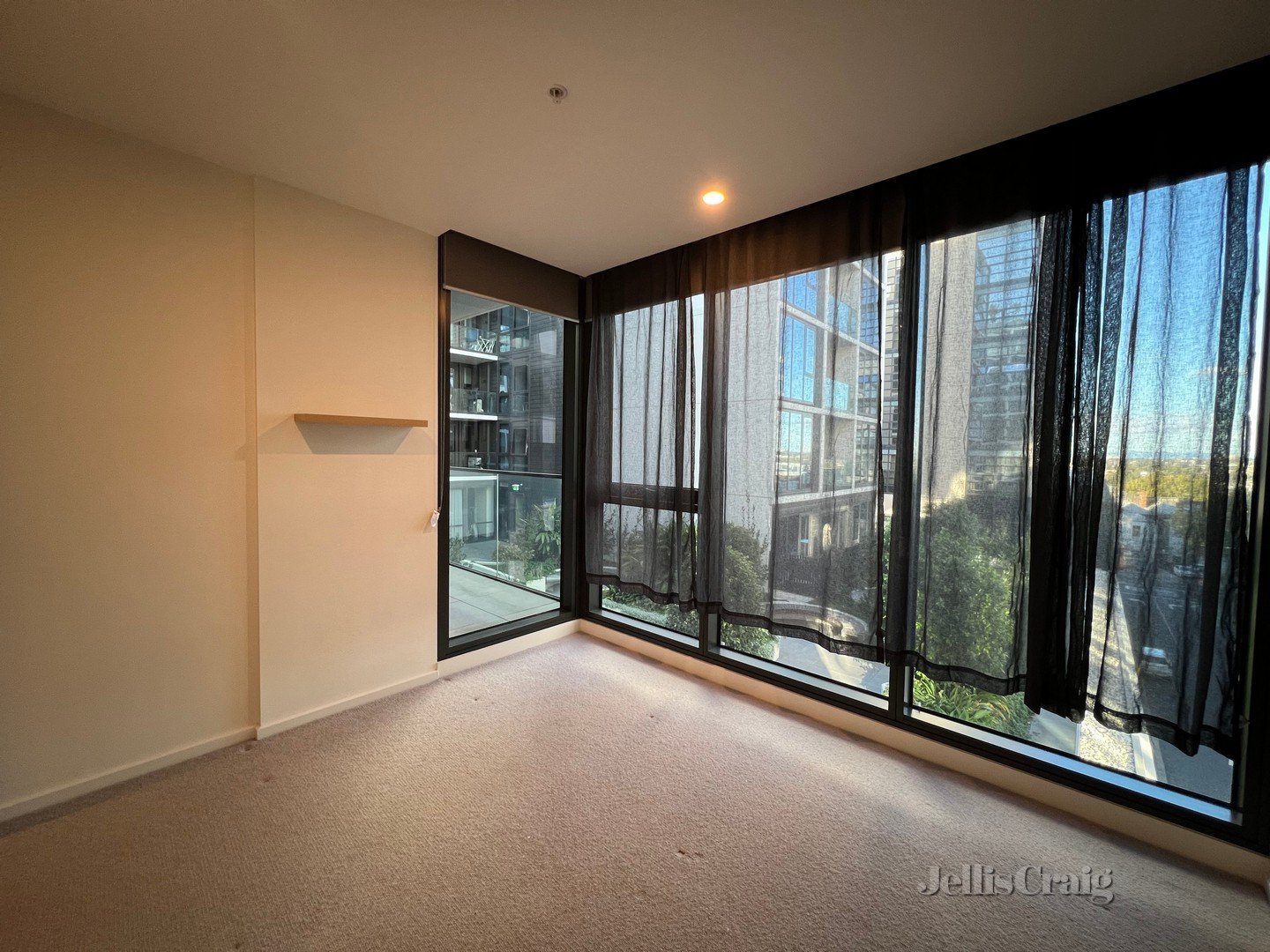402/10 Young Street, Moonee Ponds image 4