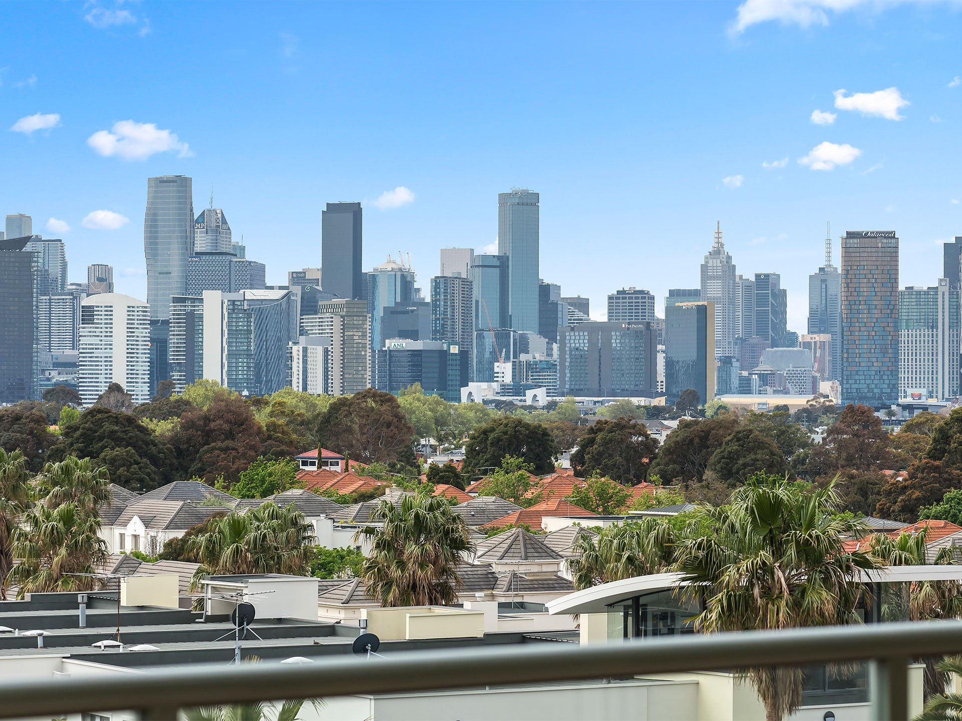 402 / 127 Beach Street PORT MELBOURNE