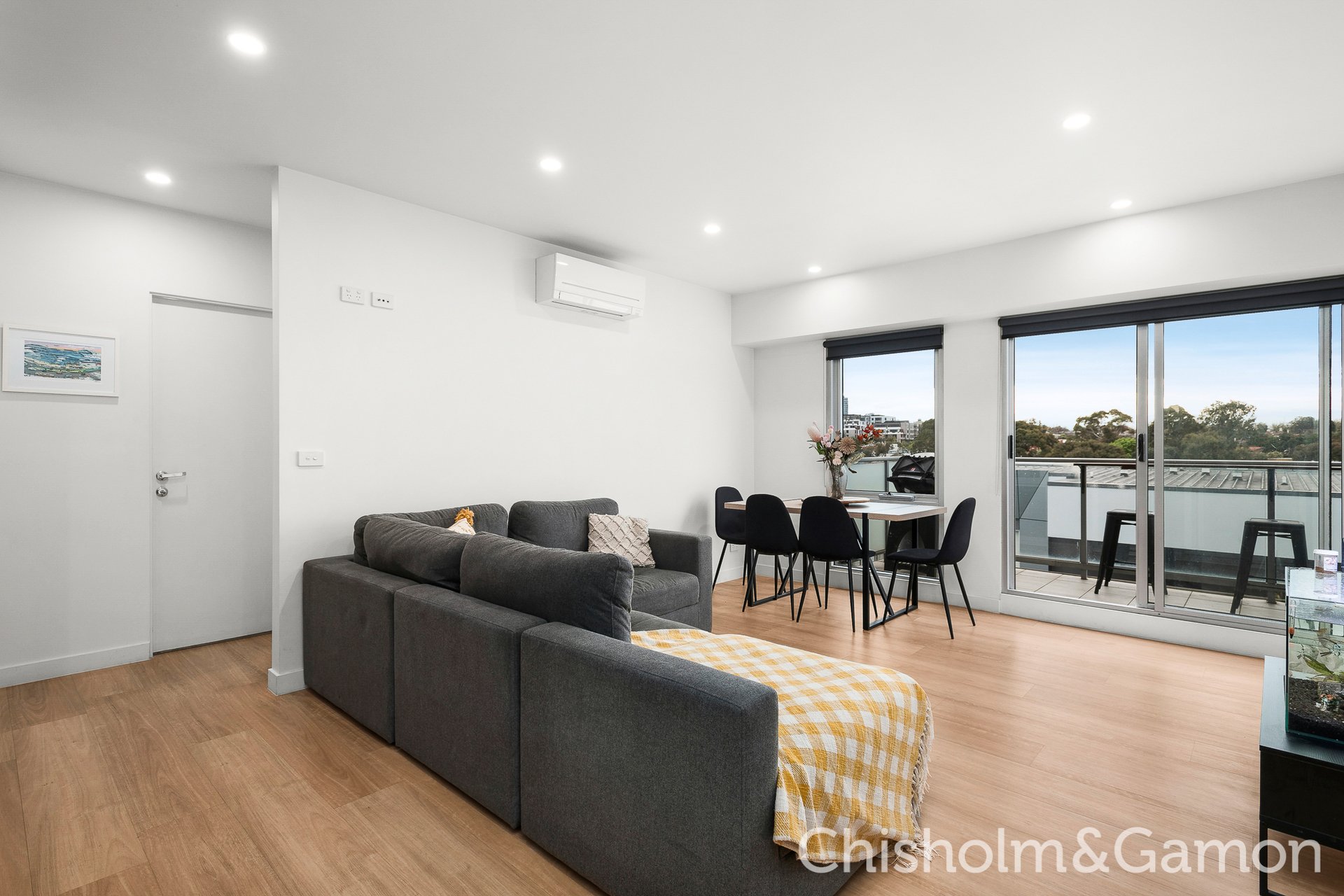 402/135 Inkerman Street, St Kilda image 3