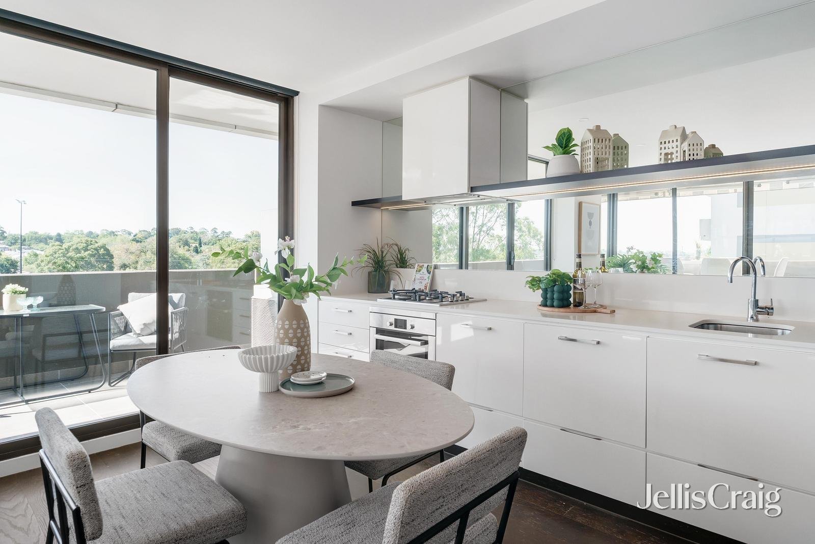 402/32 Lilydale Grove, Hawthorn&nbsp;East image 4