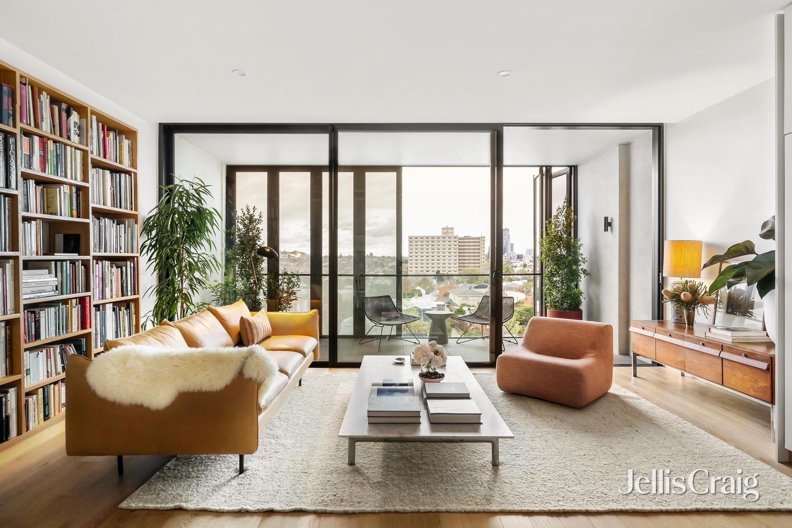 402/35 Wellington Street, St&nbsp;Kilda image 2