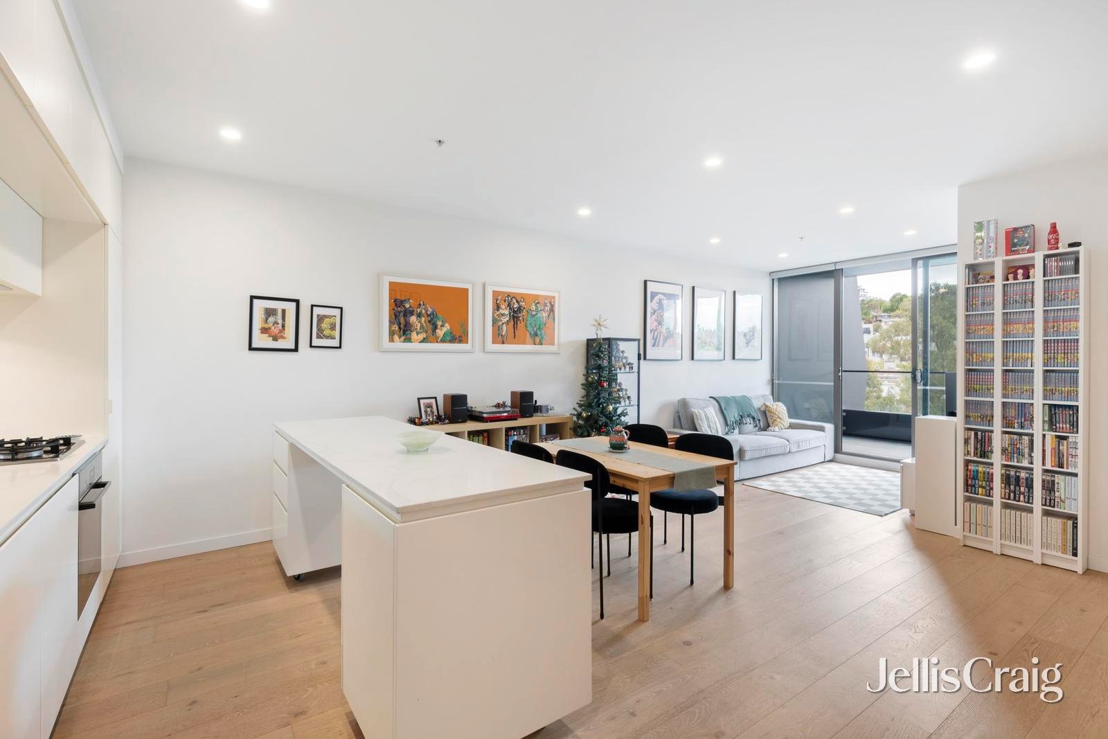 402/42C Nelson Street, Ringwood image 4