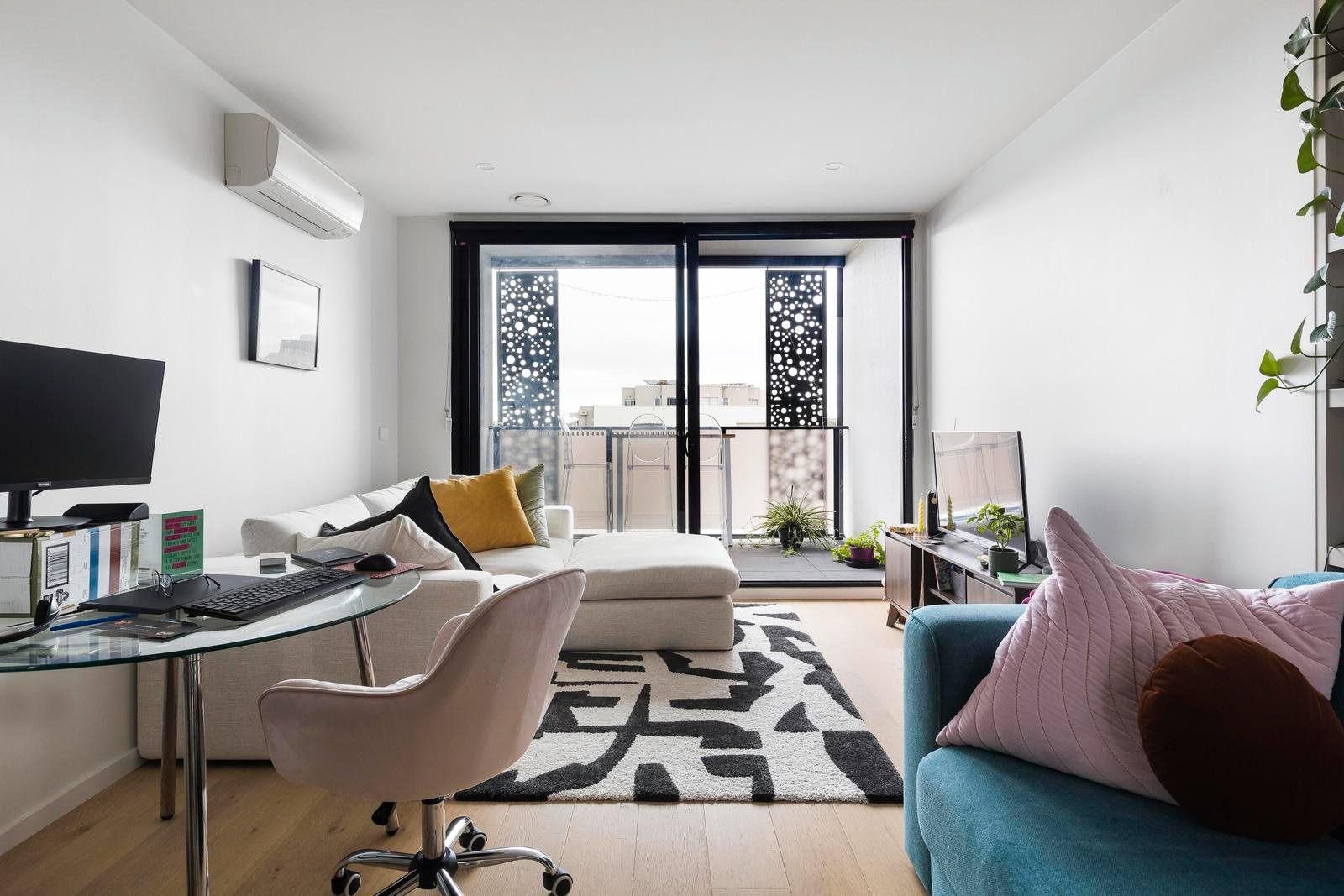 402/5 Beavers Road, Northcote image 2