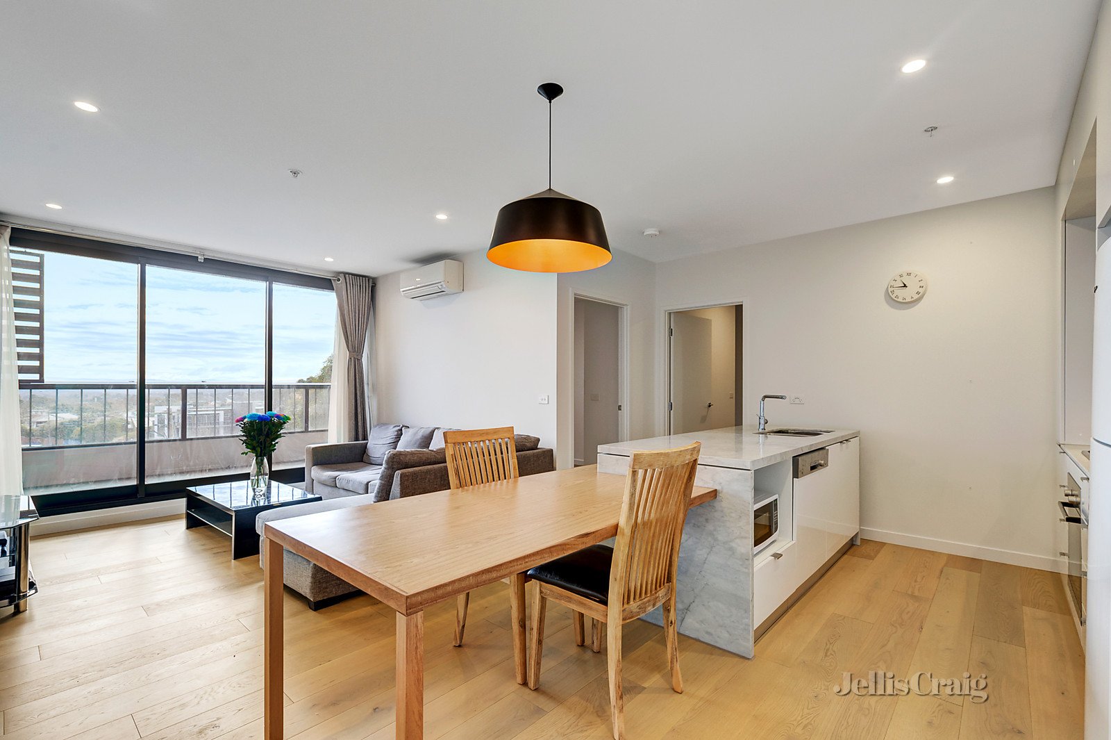 402/5 Sovereign Point Court, Doncaster image 2
