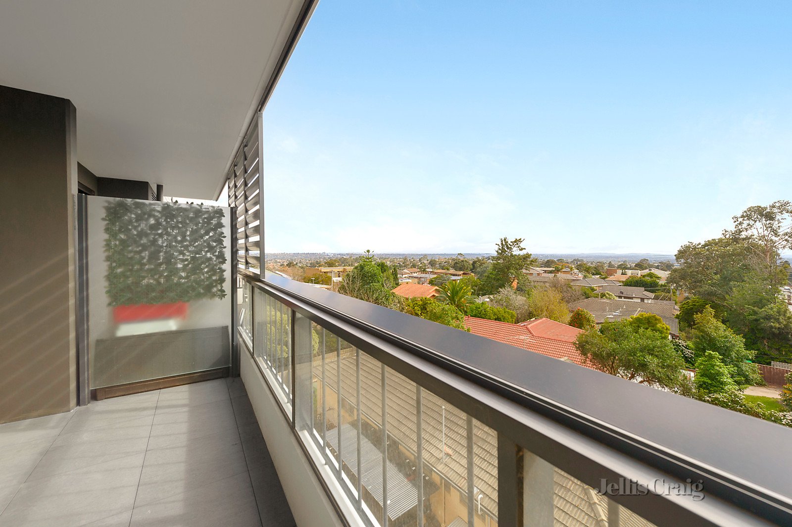 402/5 Sovereign Point Court, Doncaster image 6