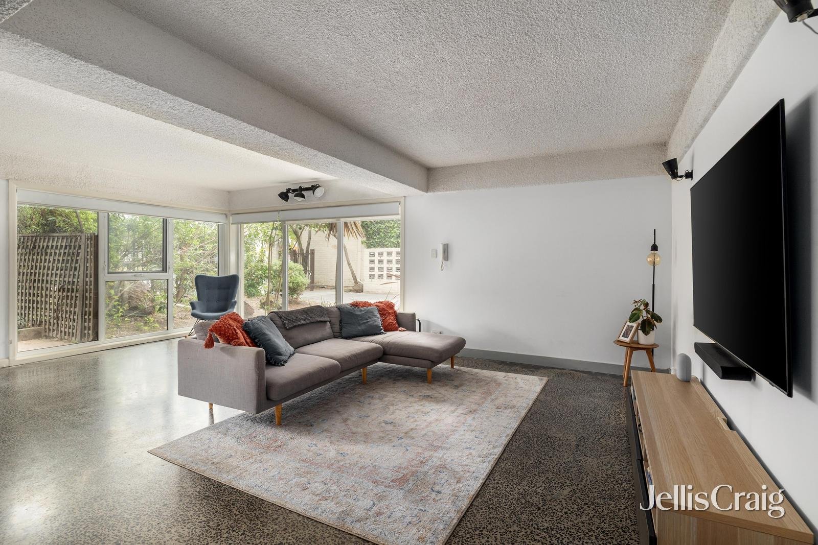 40/252 Dandenong Road, St Kilda East image 2