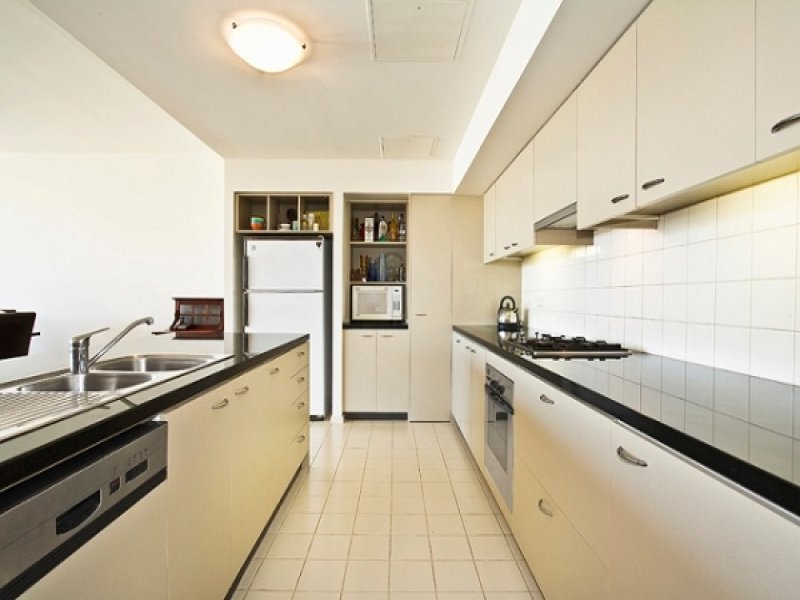 402/65 Beach Street, Port Melbourne image 2