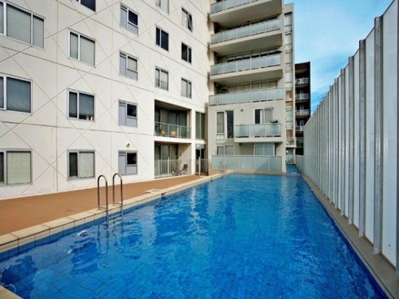 402/65 Beach Street, Port Melbourne image 6