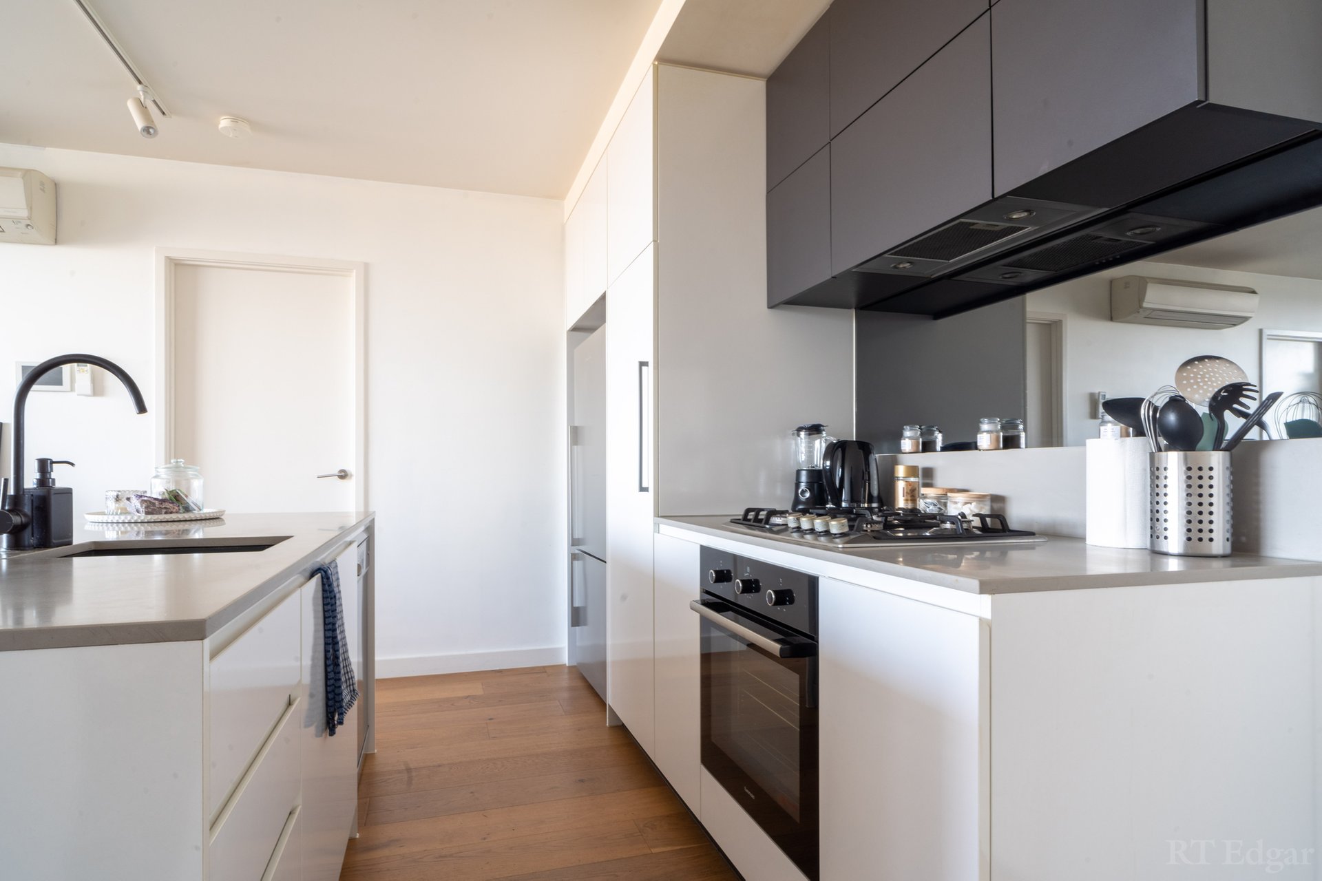 Property Gallery Thumbnail 6