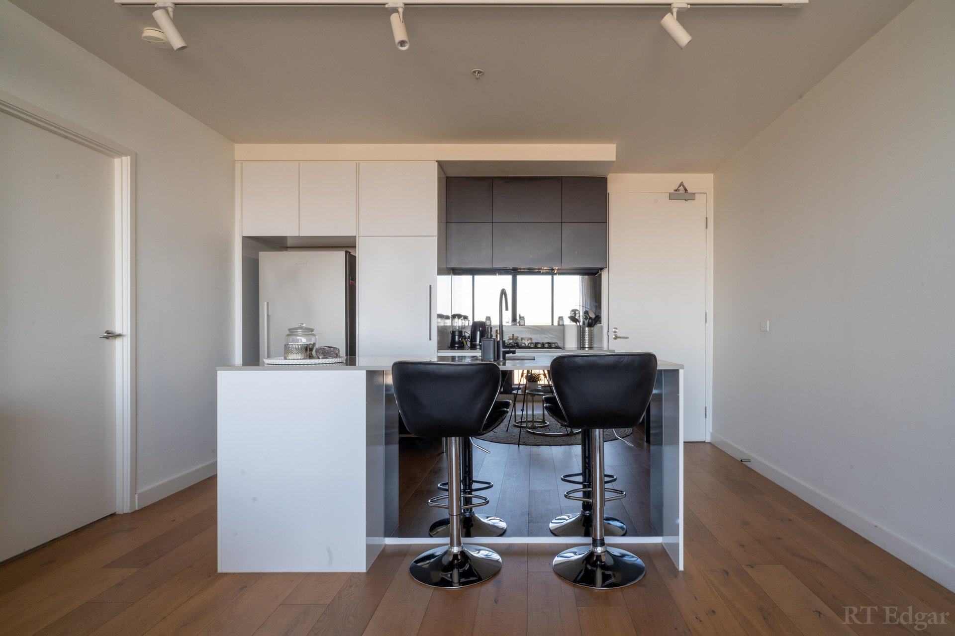 Property Gallery Thumbnail 9