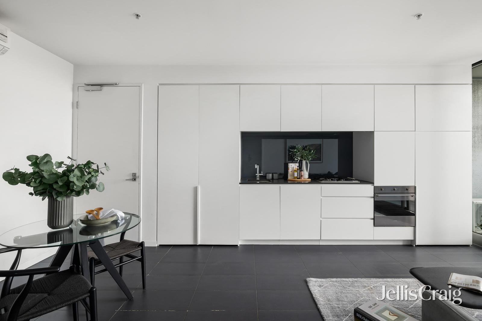 402/7 King Street, Prahran image 4
