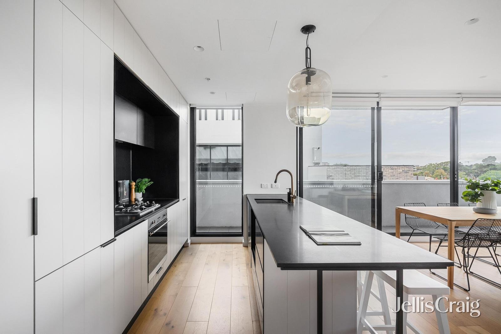 402/7 White Street, Prahran image 3