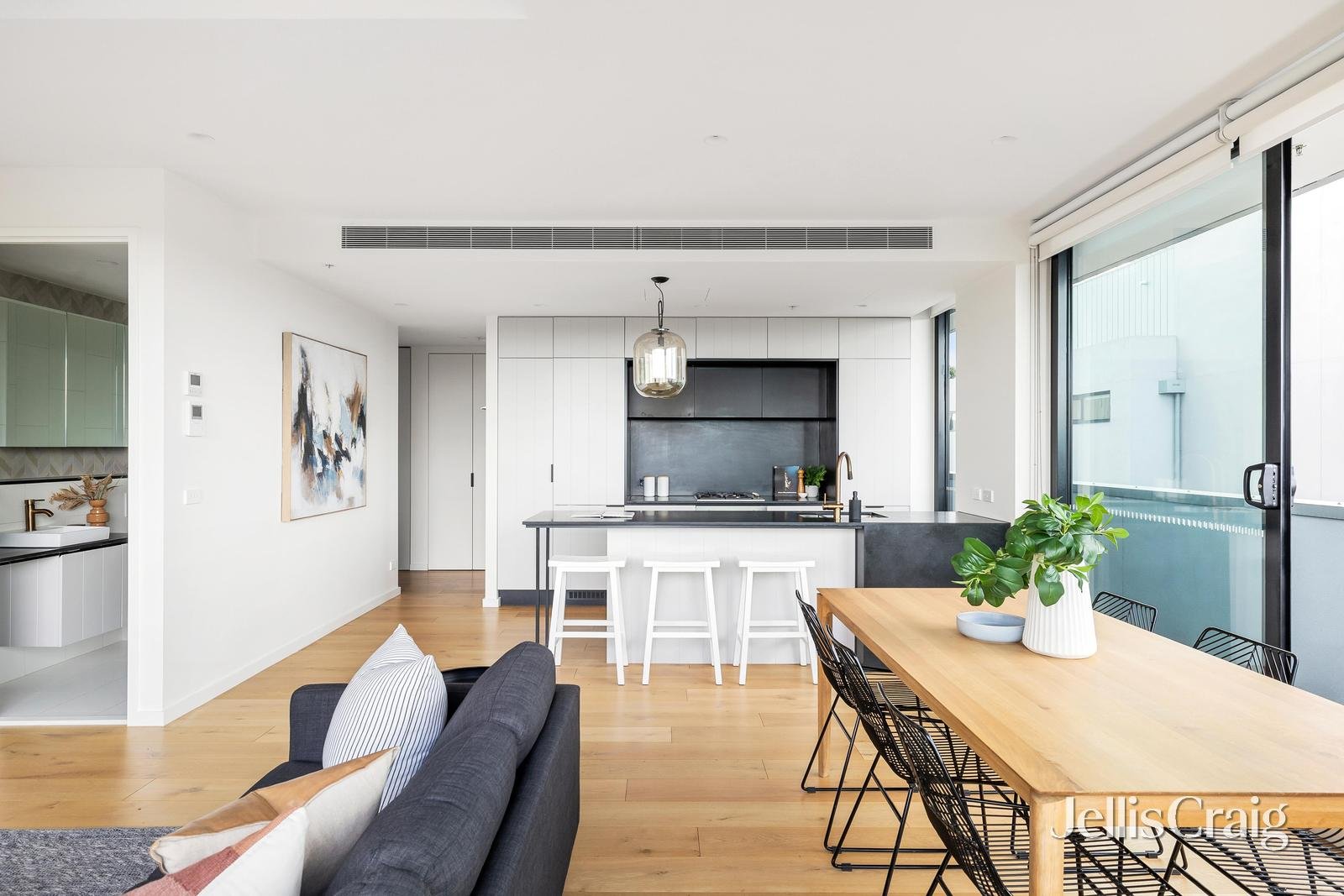 402/7 White Street, Prahran image 4