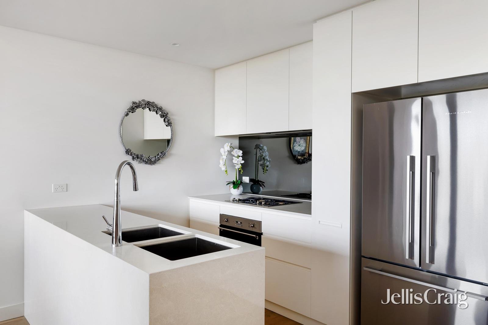 402/87 Mount Street, Heidelberg image 4