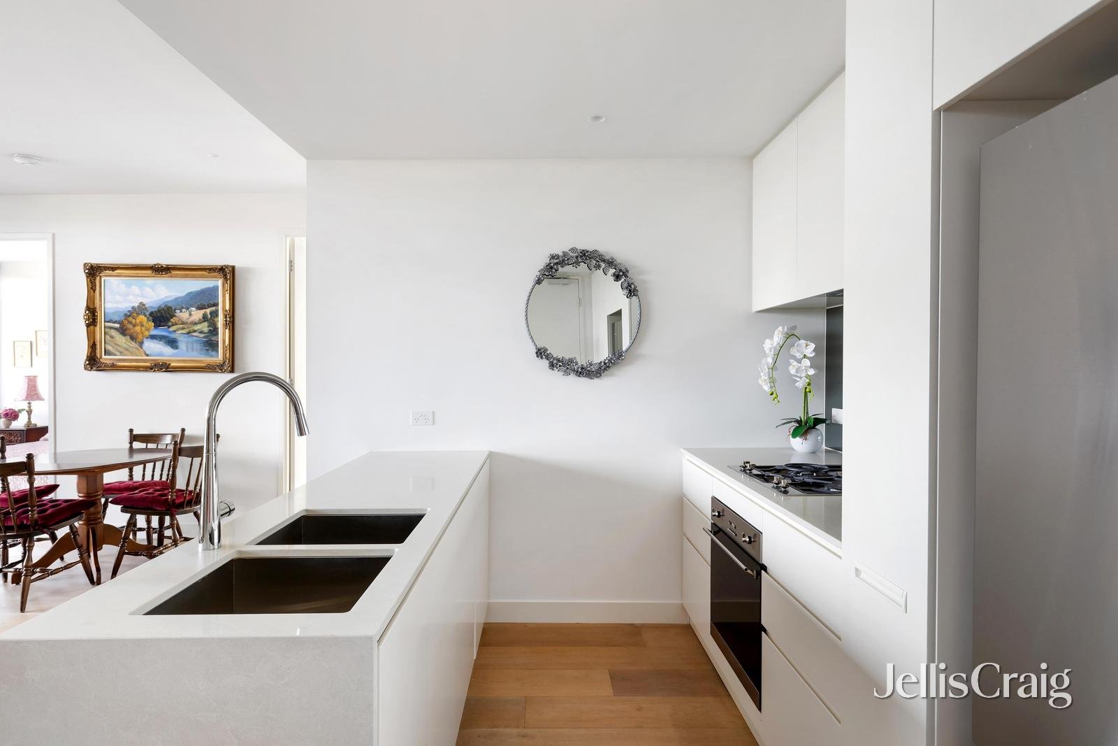 402/87 Mount Street, Heidelberg image 5