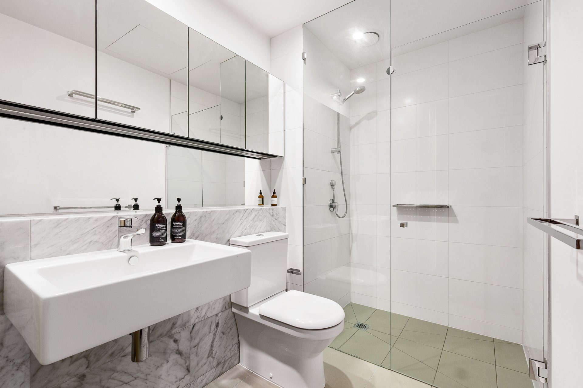 402/99 Dow Street, Port Melbourne image 5