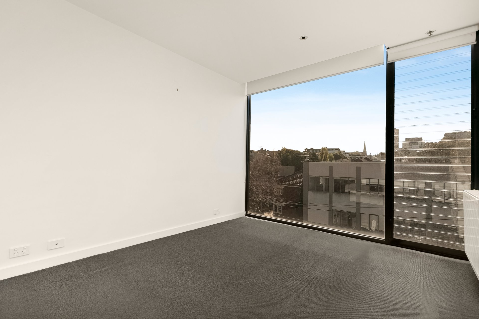 Property Gallery Thumbnail 6
