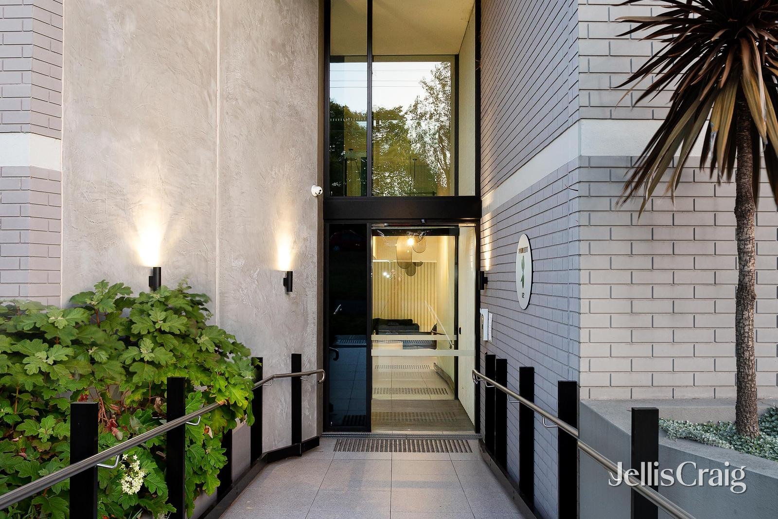 402B/12 Powlett Street, Heidelberg image 2