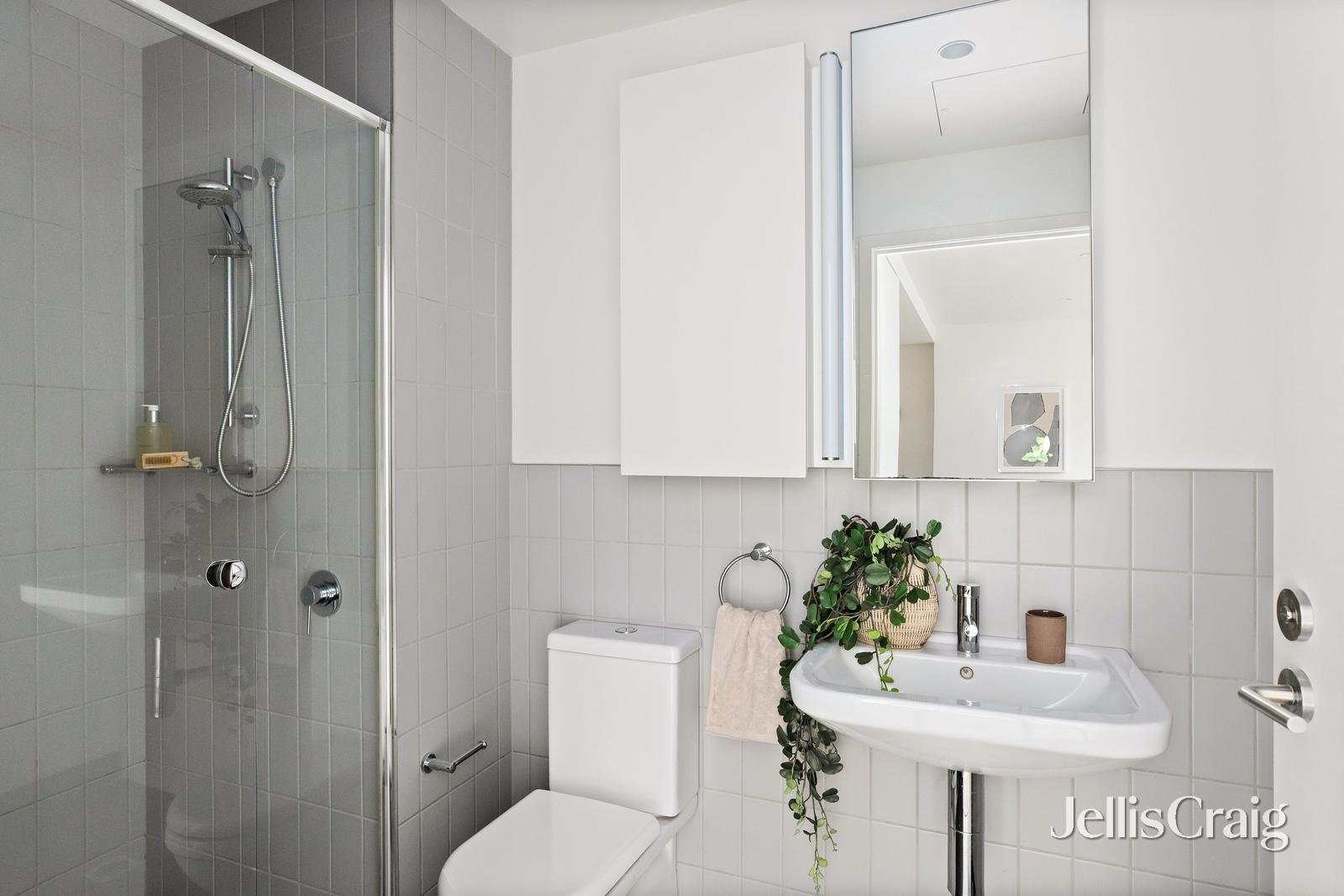 403/1 Studio Walk, Richmond image 6