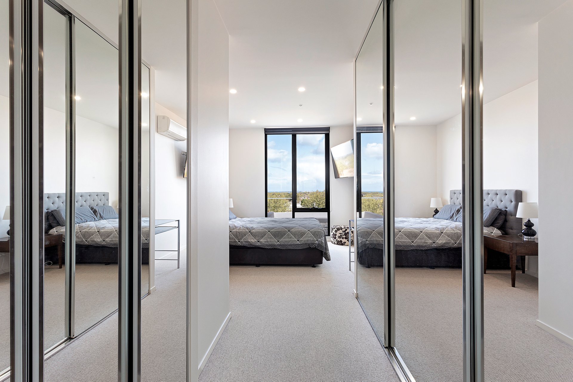 Property Gallery Thumbnail 3