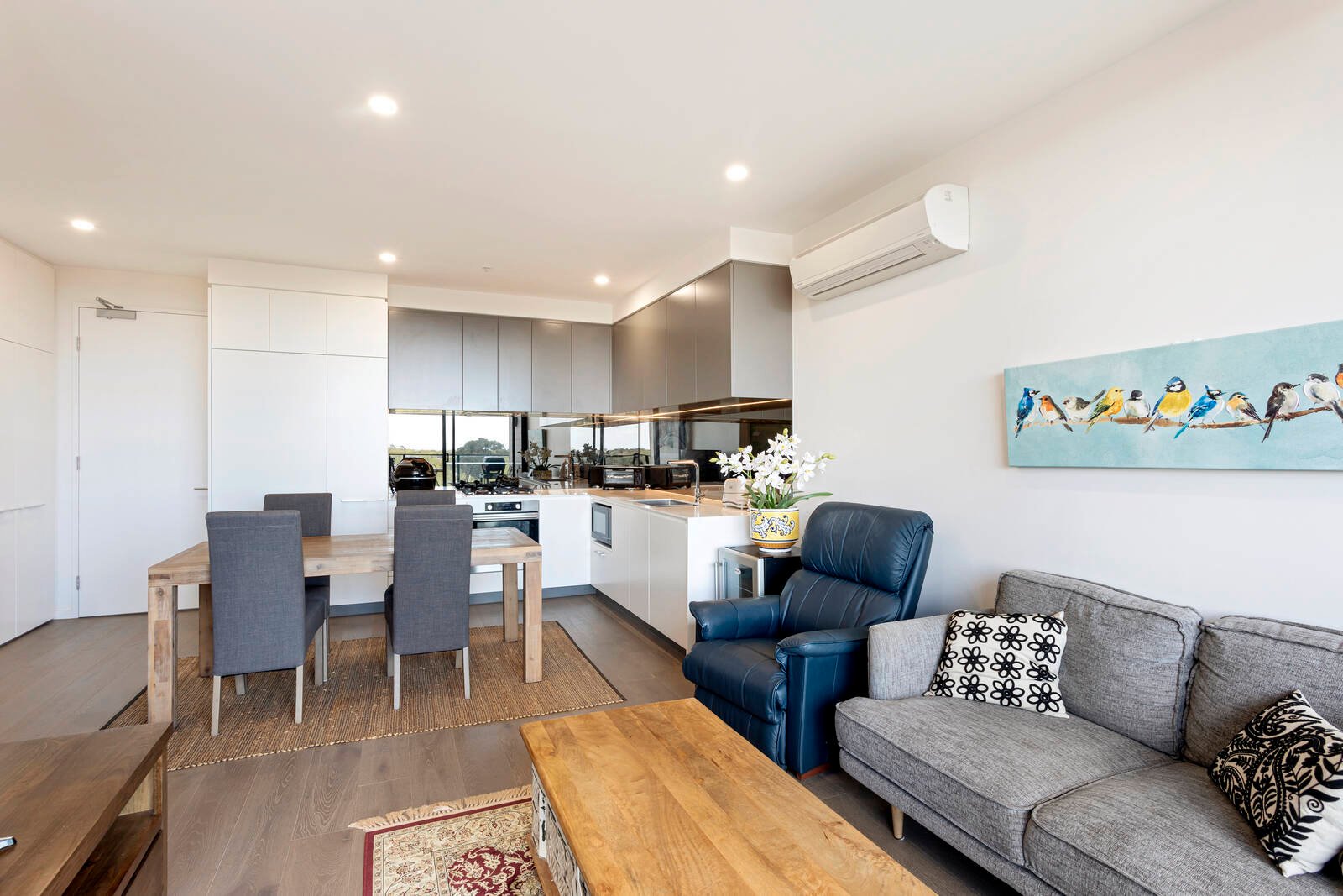 Property Gallery Thumbnail 3
