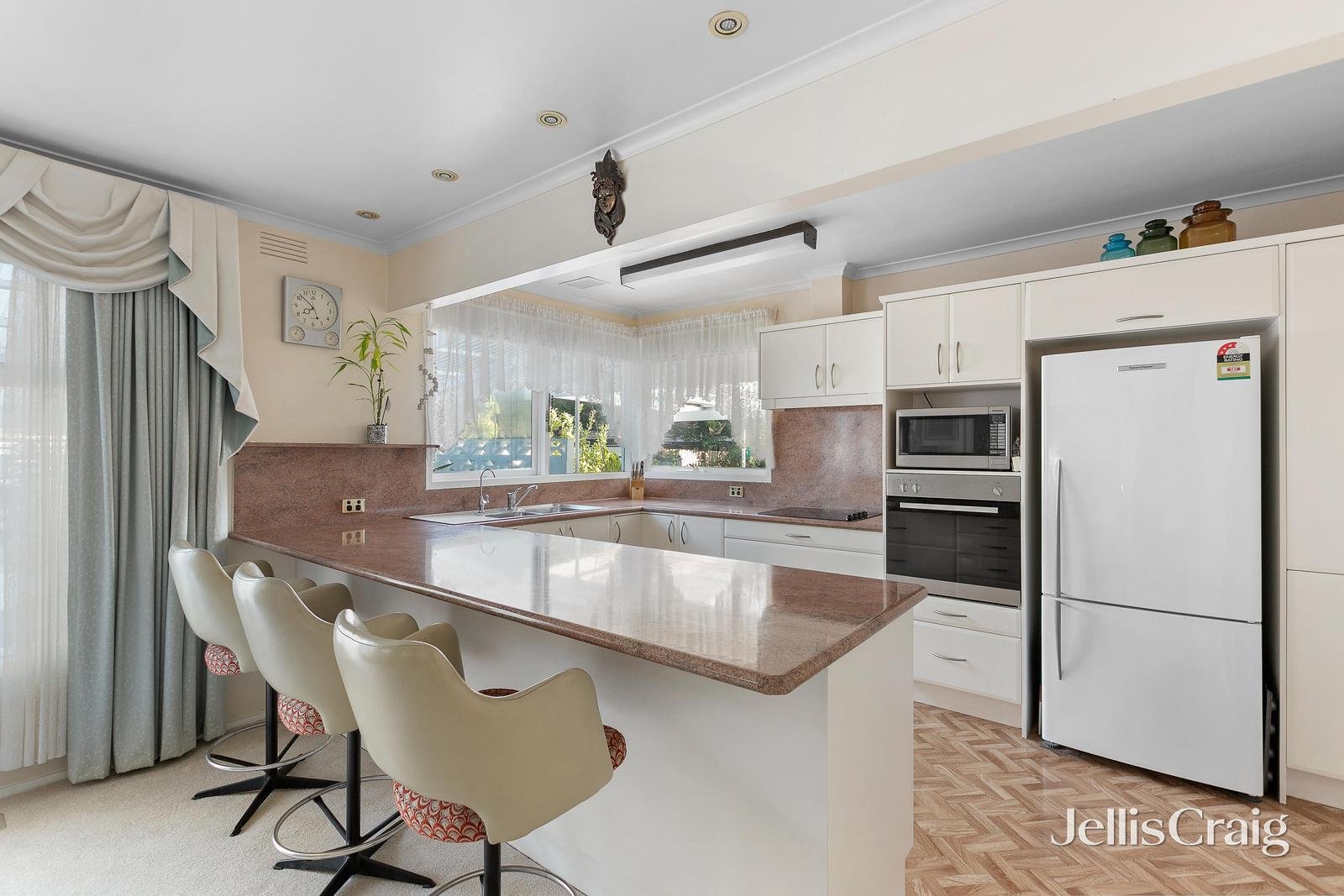 404 Highbury Road, Mount Waverley image 4