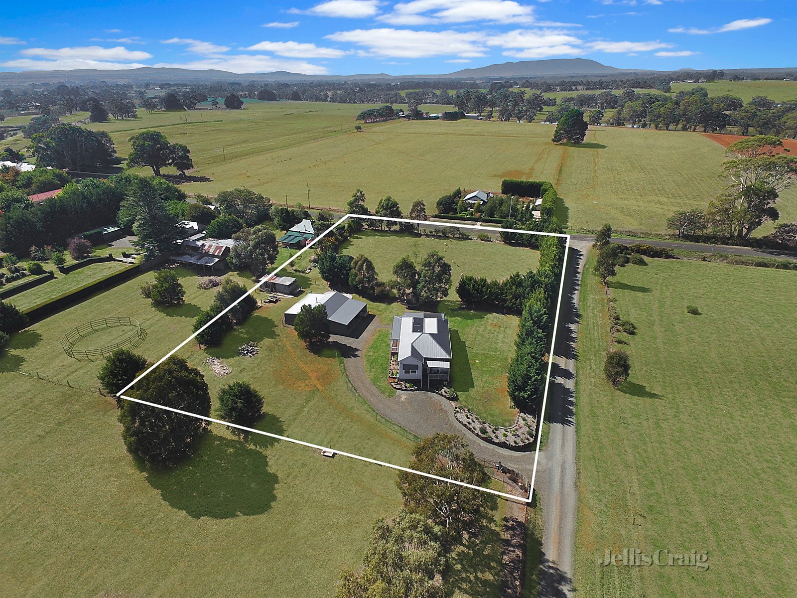 404 James Lane, Trentham image 2