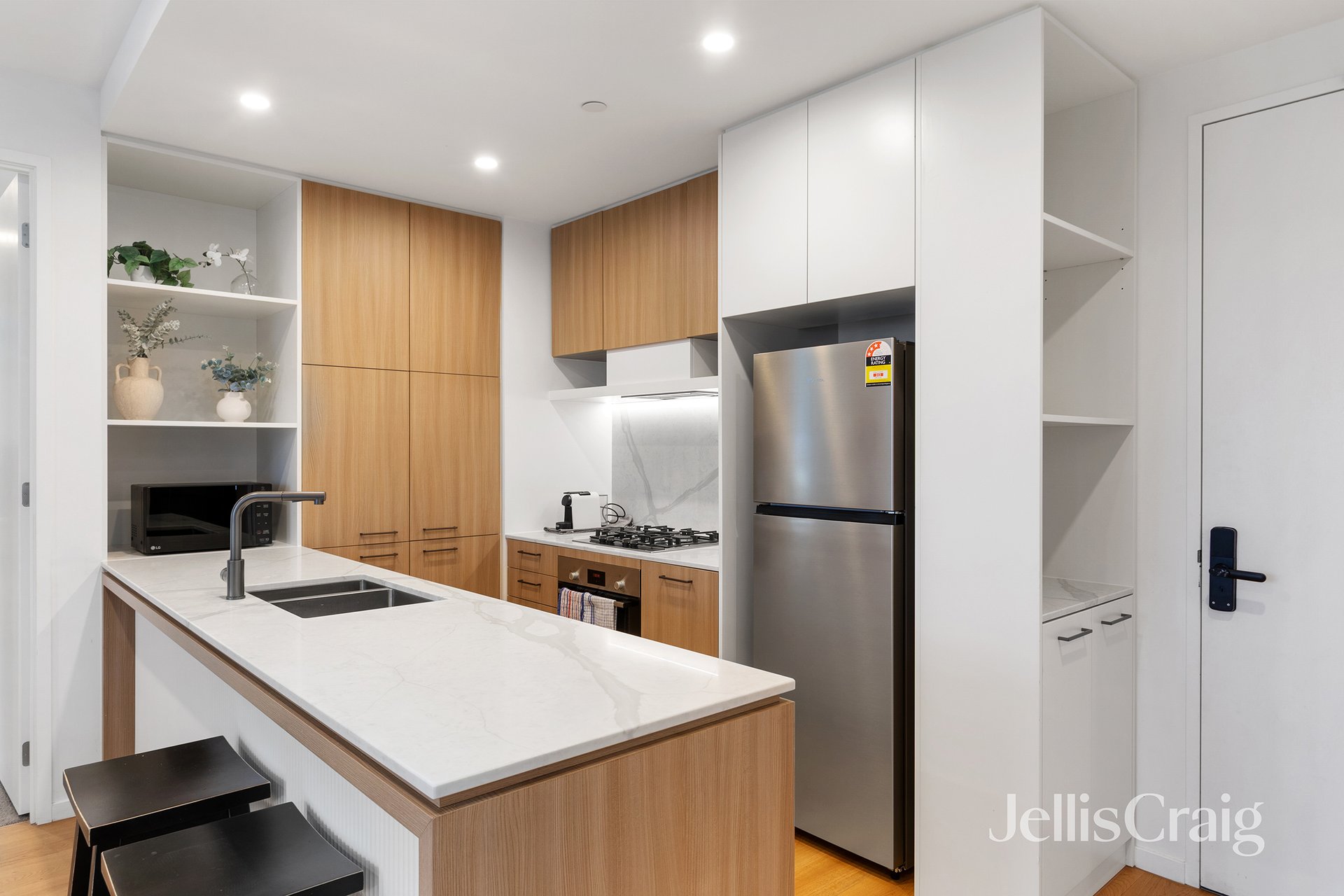 404/125 Bell Street, Ivanhoe image 2