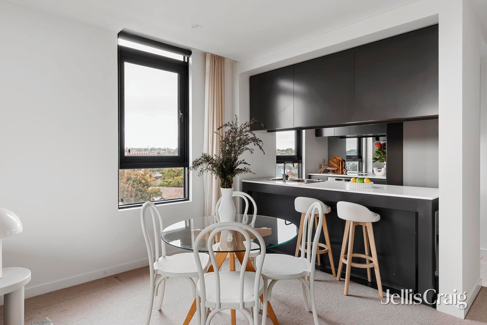 404/3 Kennedy Avenue, Richmond image 5