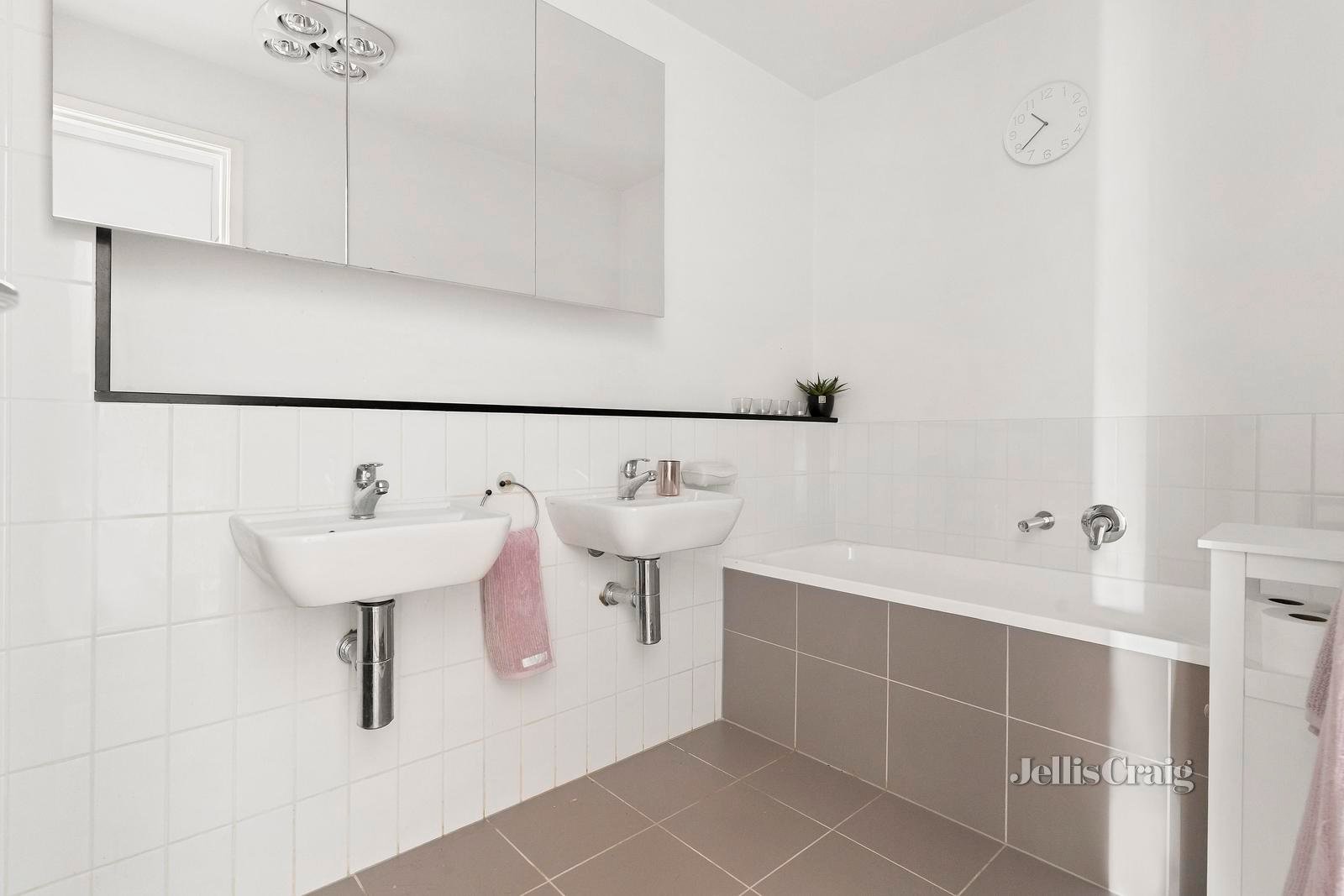 404/66 Mt Alexander Road, Travancore image 7