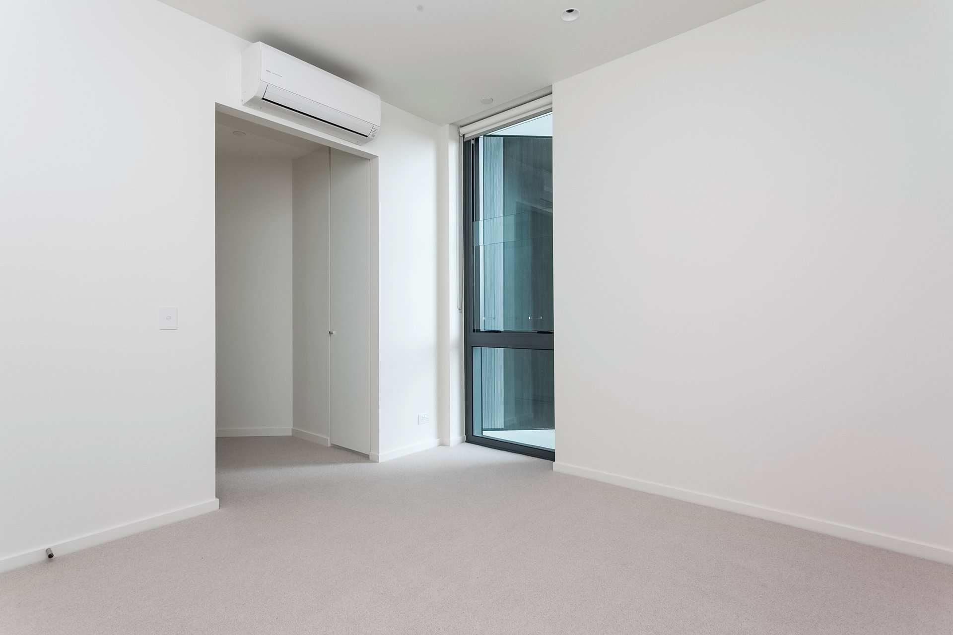 Property Gallery Thumbnail 3