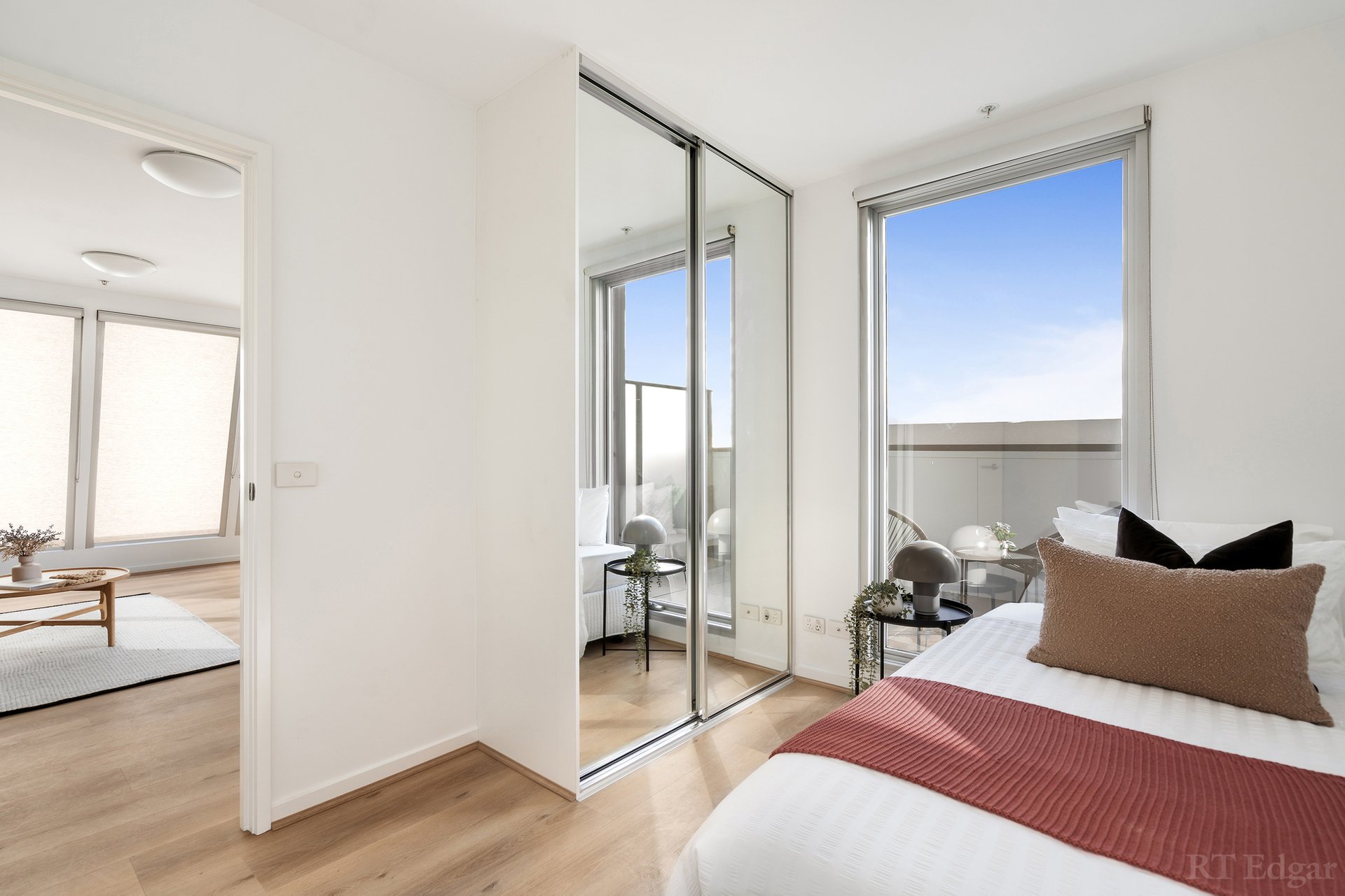 Property Gallery Thumbnail 8