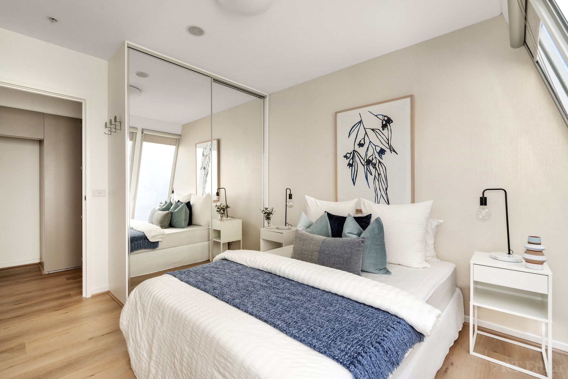 Property Gallery Thumbnail 12