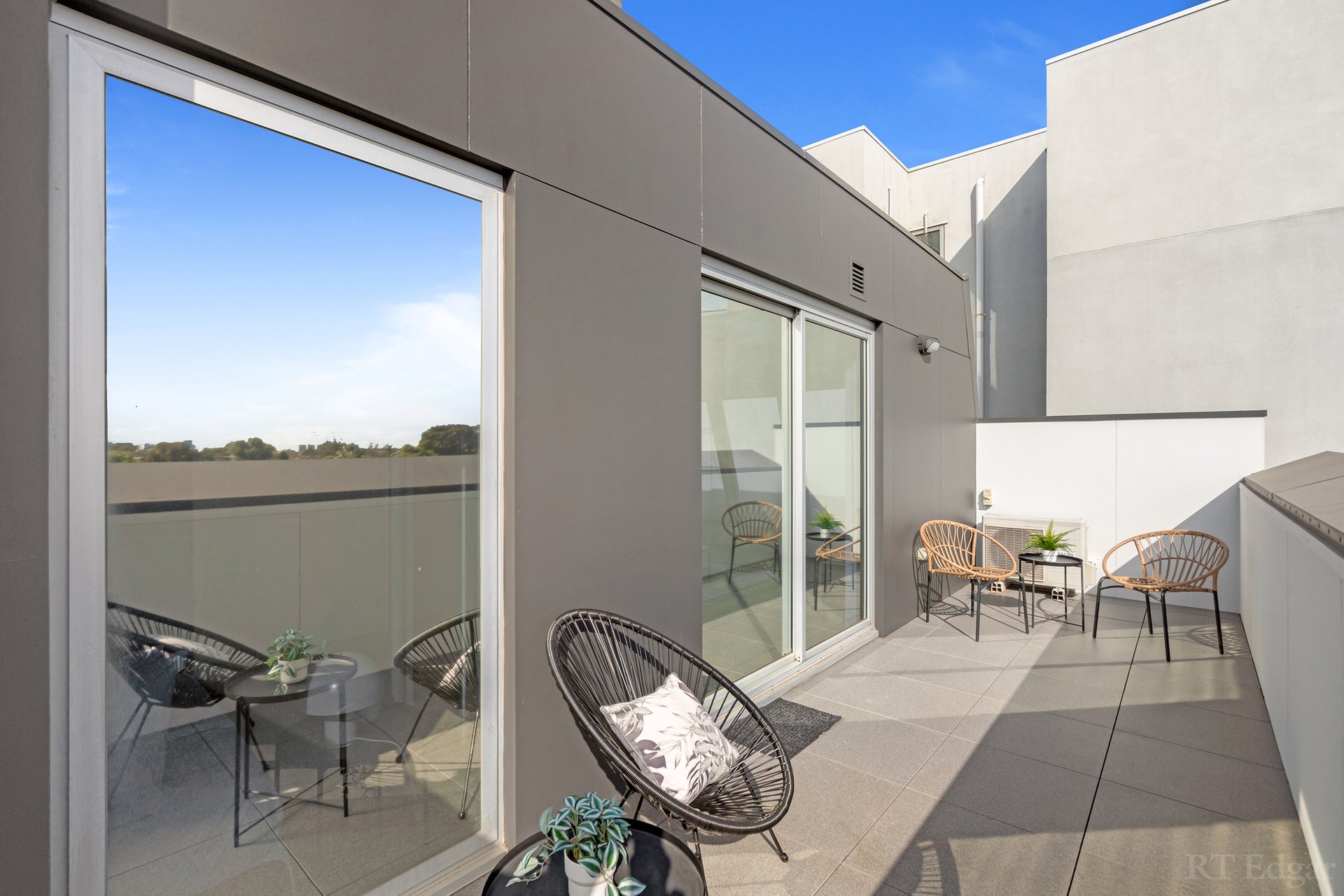 Property Gallery Thumbnail 16