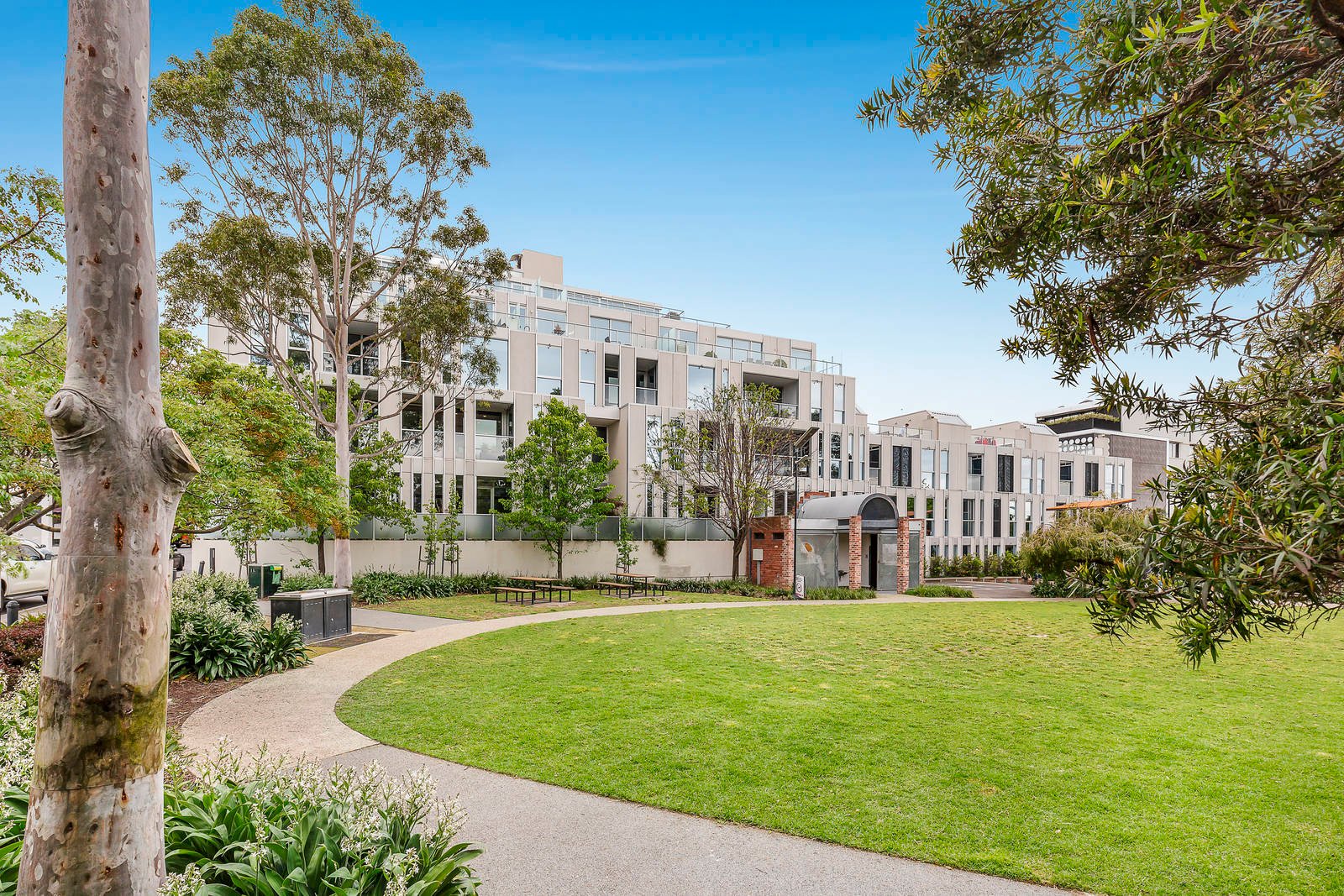Property Gallery Thumbnail 4