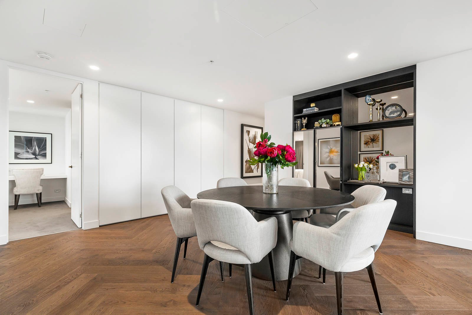 Property Gallery Thumbnail 8