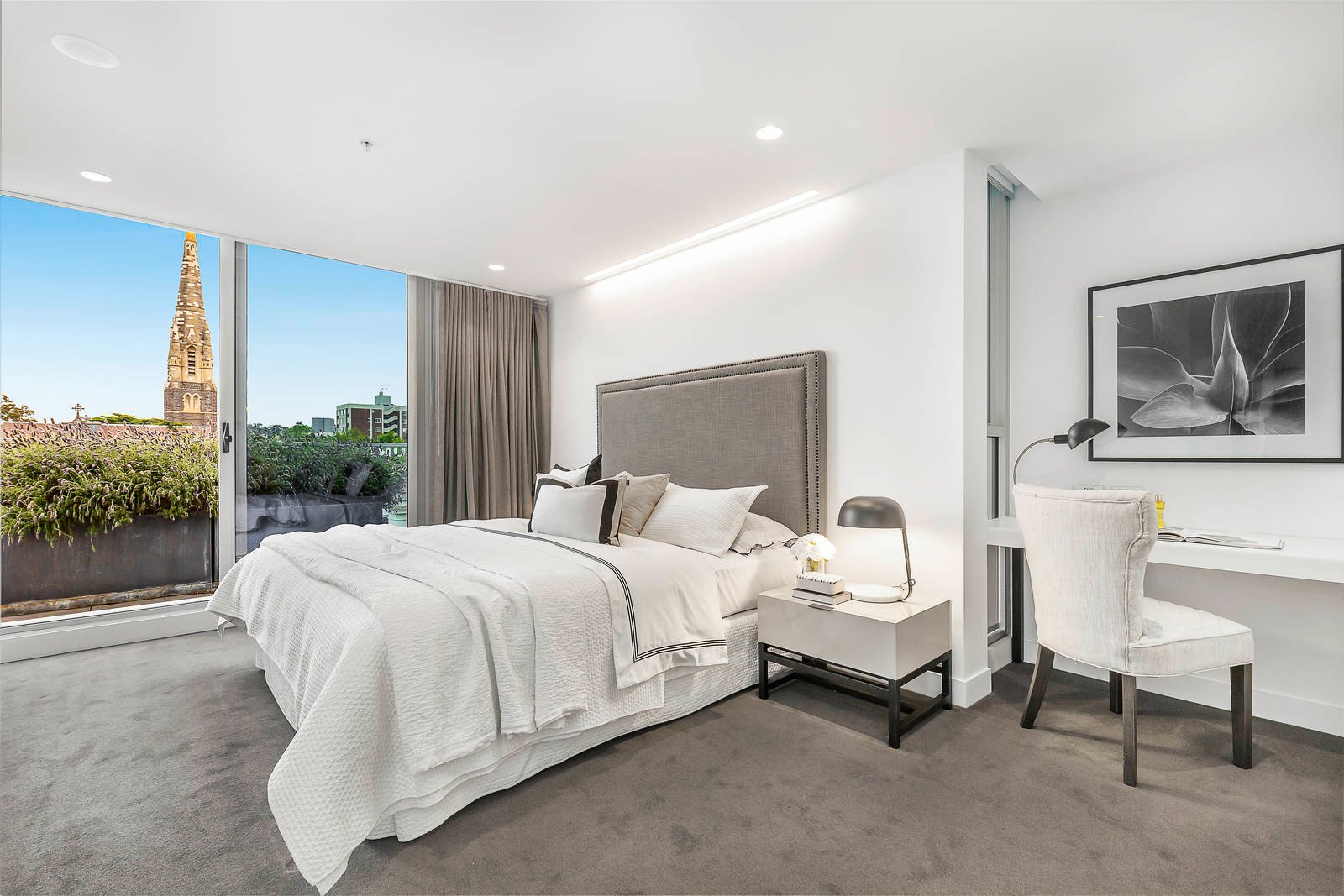 Property Gallery Thumbnail 9