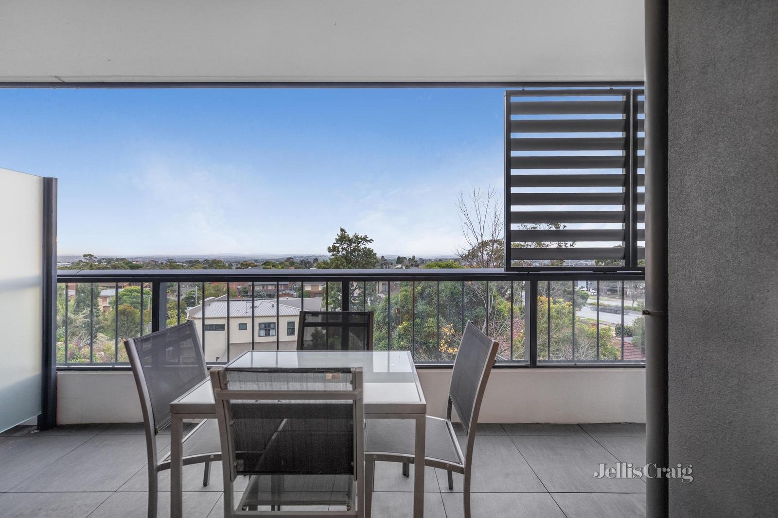 406/5 Sovereign Point Court, Doncaster image 5