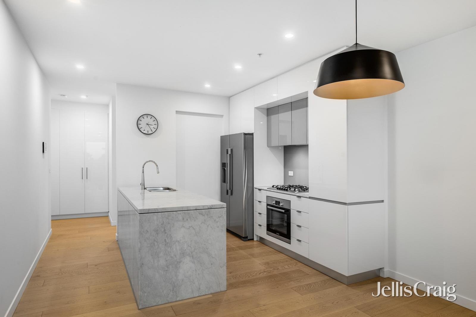 406/5 Sovereign Point Court, Doncaster image 3