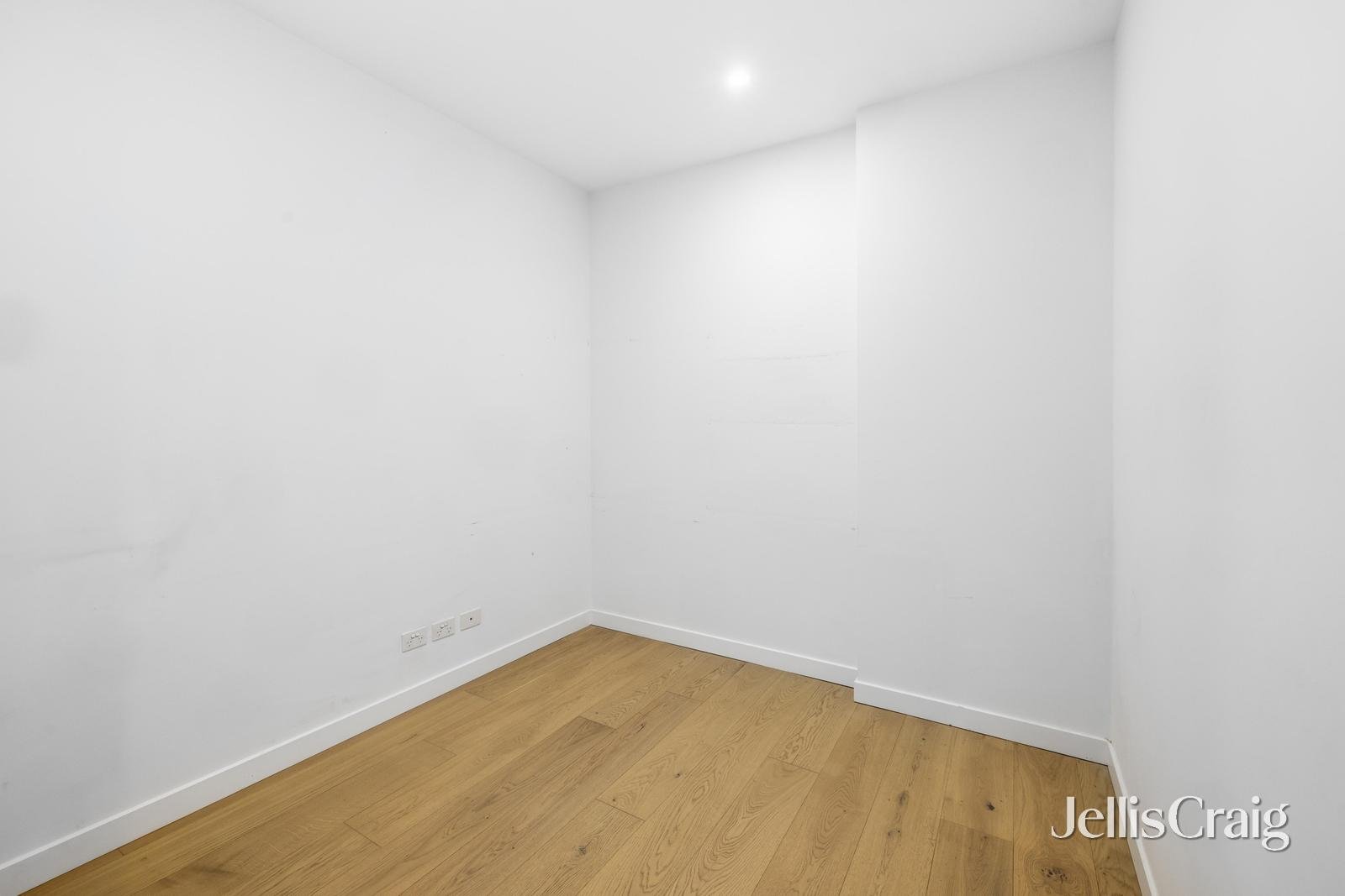 406/5 Sovereign Point Court, Doncaster image 7