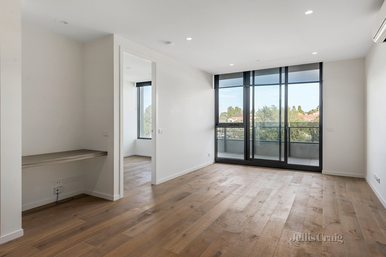 407/120 Burgundy Street, Heidelberg image 1