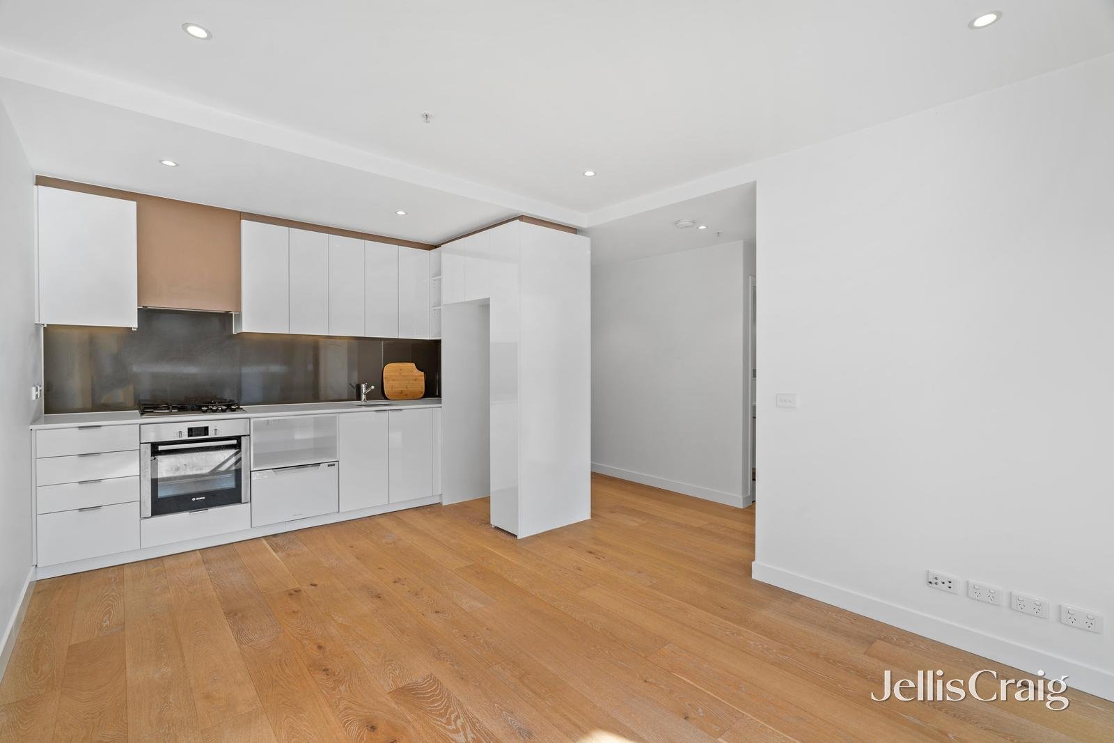 407/20 Queen Street, Blackburn image 3