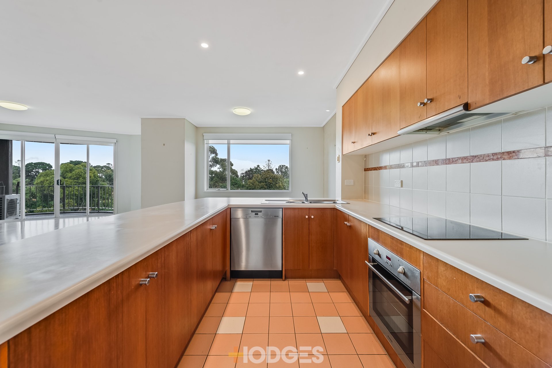 407 / 23 Queens Road MELBOURNE