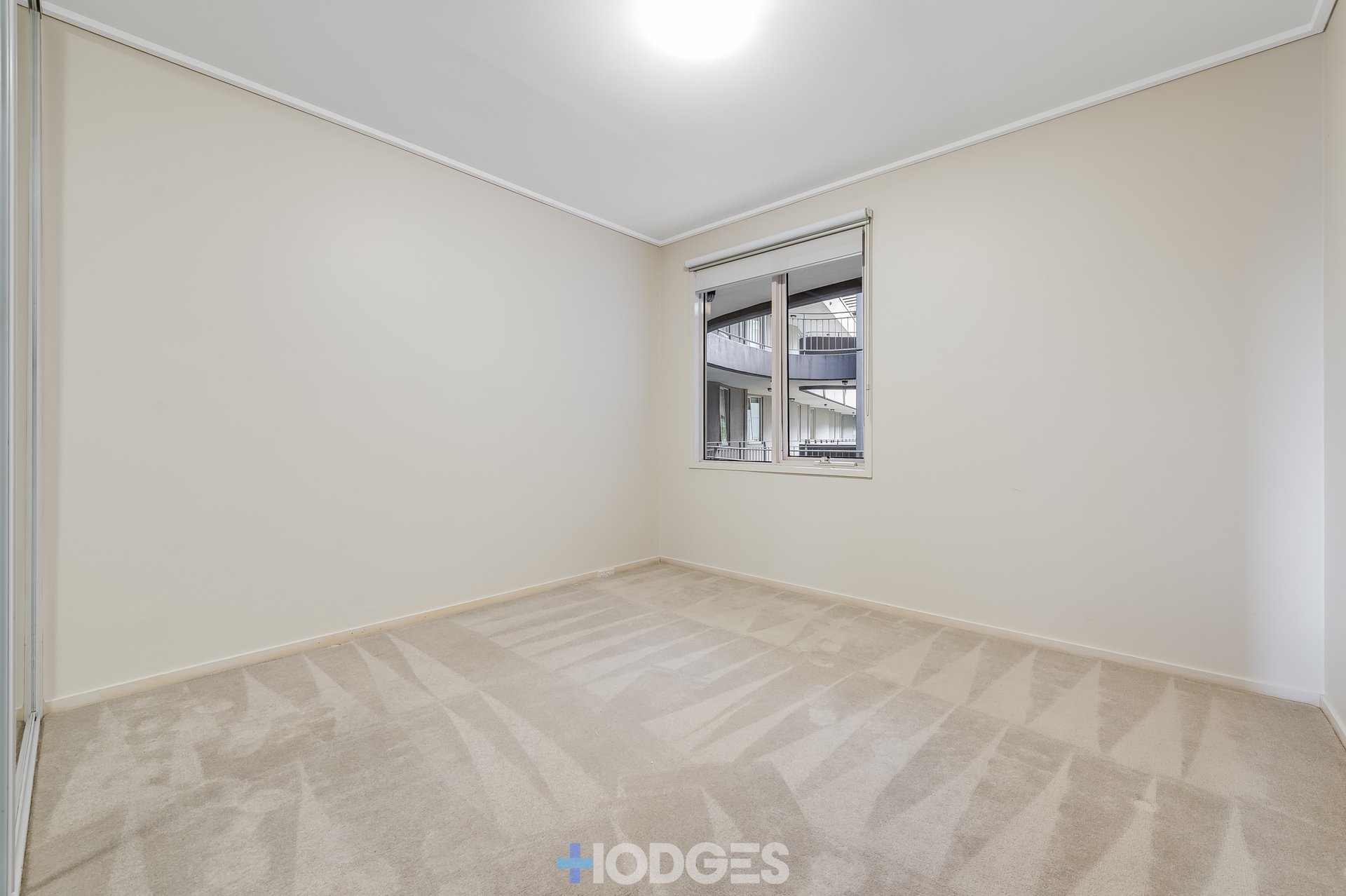 407 / 23 Queens Road MELBOURNE