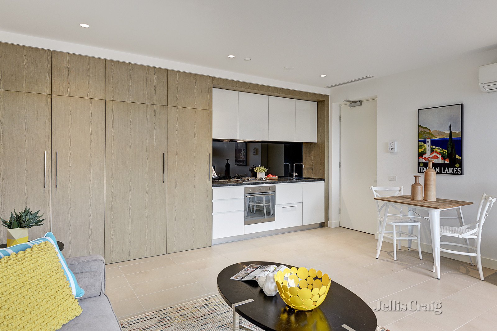 407/74 Queens Road, Melbourne image 3