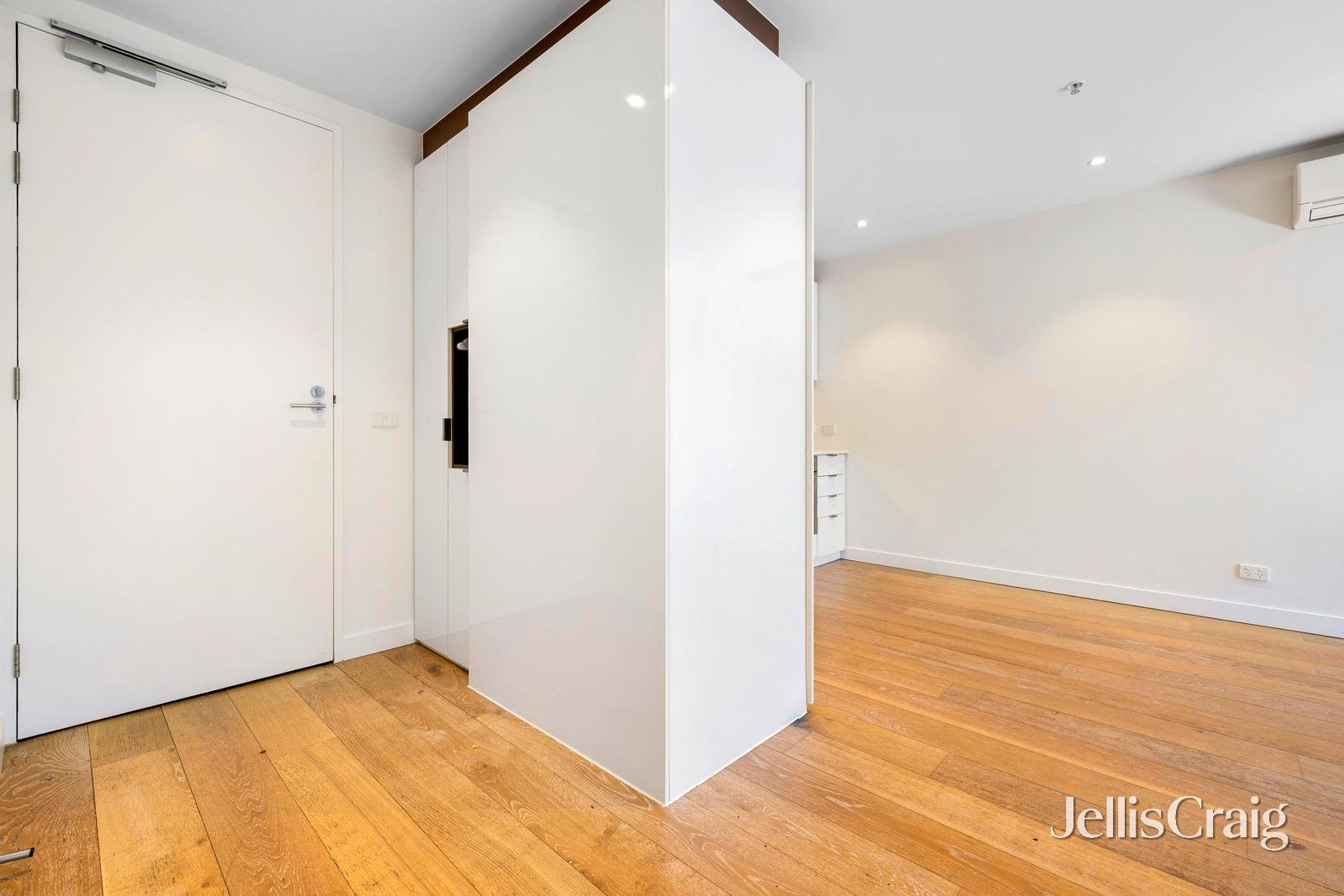 408/20 Queen Street, Blackburn image 5