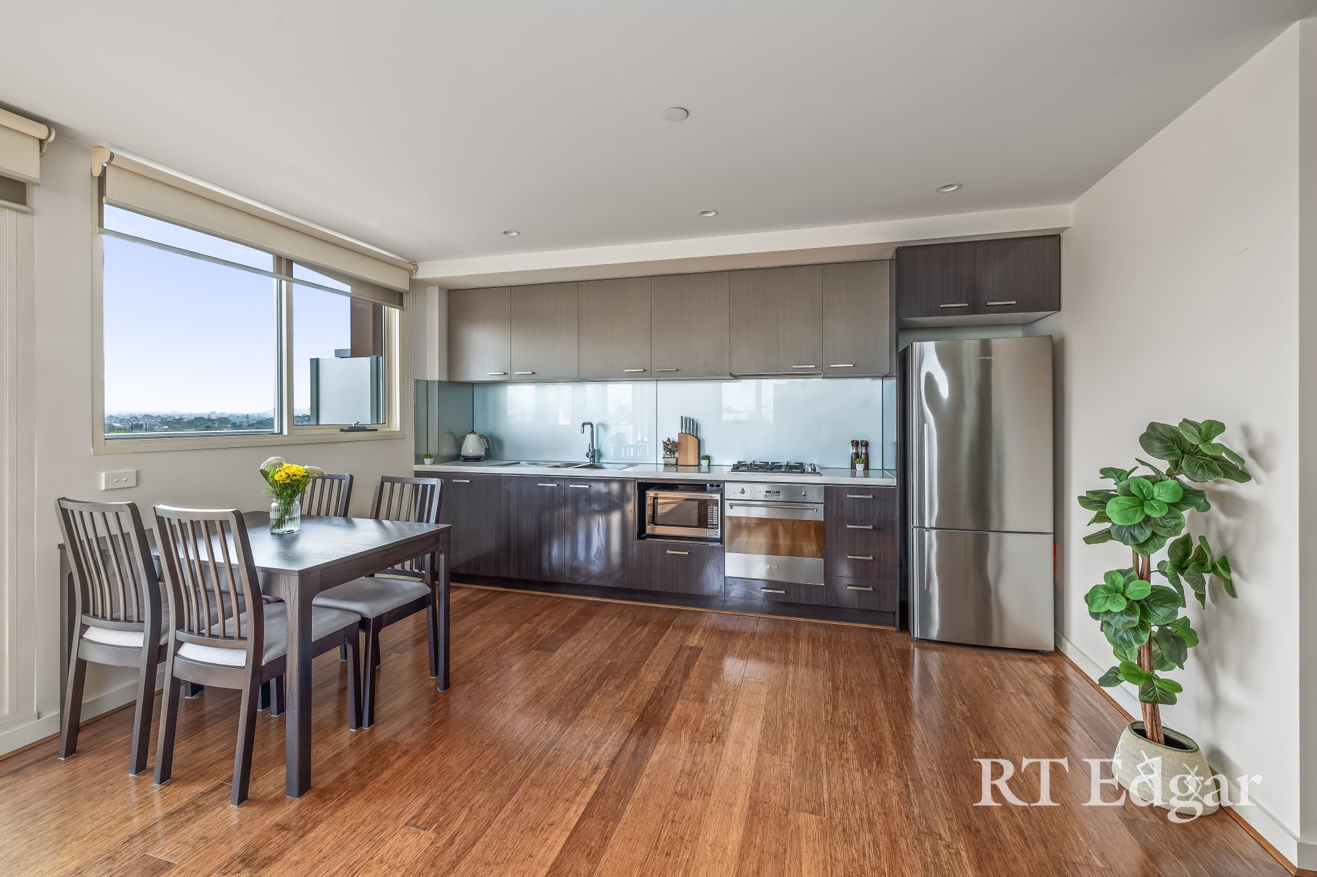 Property Gallery Thumbnail 3